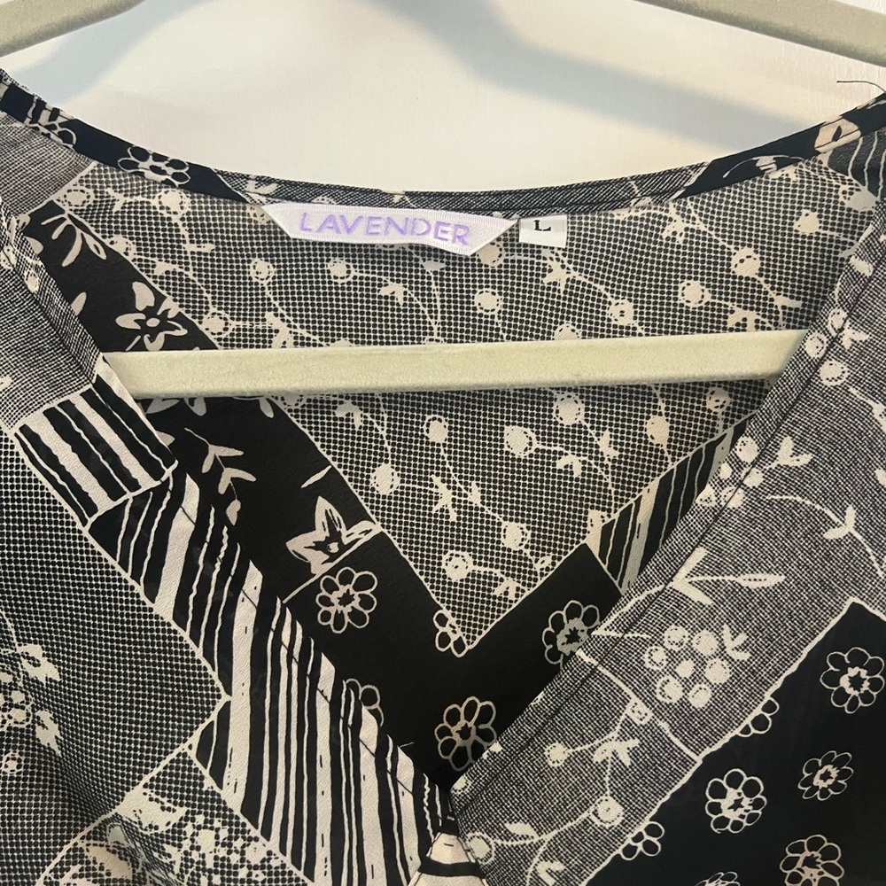 Vintage Lazarus (FKA Macy’s) sheet
Flutter Sleeve top blouse juniors size L